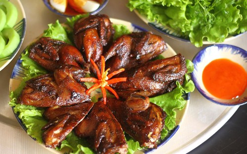 Chim cút nướng than hoa: Thức quà mùa đông gợi nhớ ký ức thân quen và hương vị đặc trưng của phố phường Hà Nội